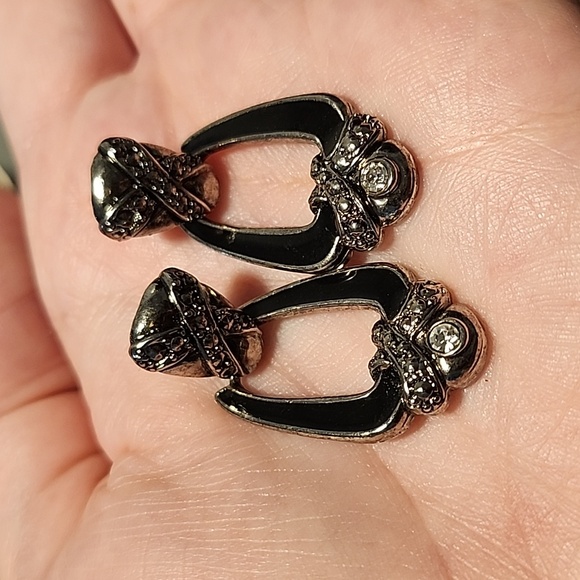 Avon Earrings - Picture 2 of 4